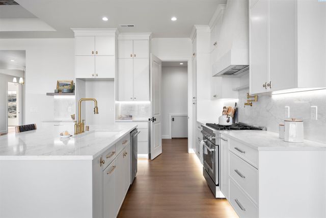 2847 Savanna Ave, Richland, WA 99352