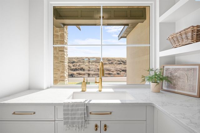 2847 Savanna Ave, Richland, WA 99352