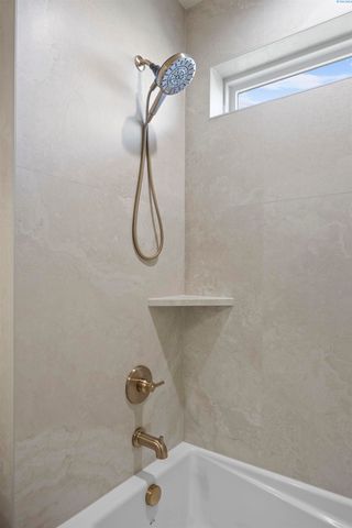 2847 Savanna Ave, Richland, WA 99352