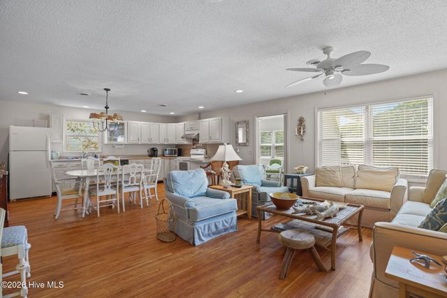 212 SE 78th Street, Oak Island, NC 28465