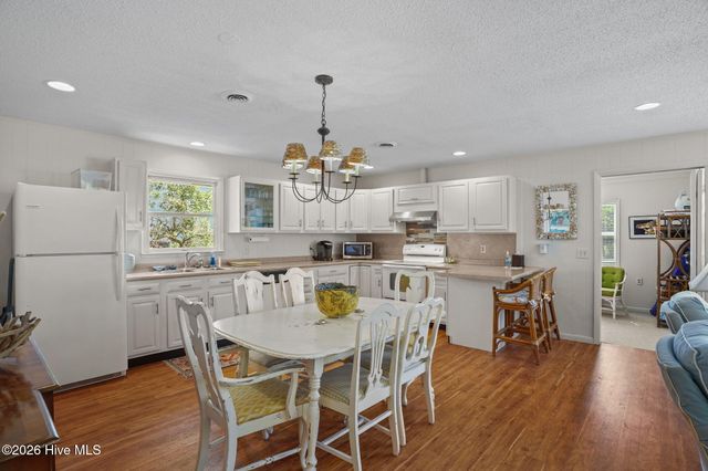 212 SE 78th Street, Oak Island, NC 28465