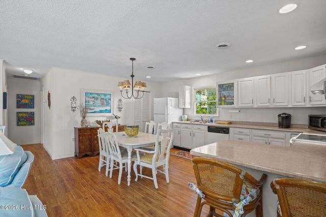 212 SE 78th Street, Oak Island, NC 28465