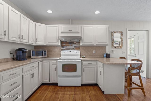 212 SE 78th Street, Oak Island, NC 28465