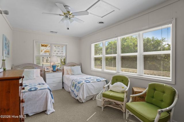 212 SE 78th Street, Oak Island, NC 28465
