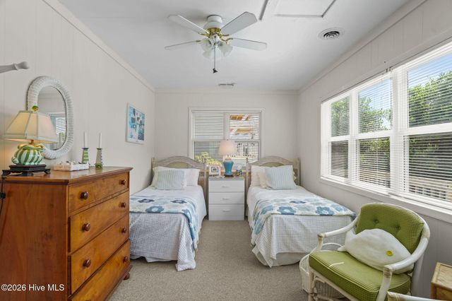 212 SE 78th Street, Oak Island, NC 28465
