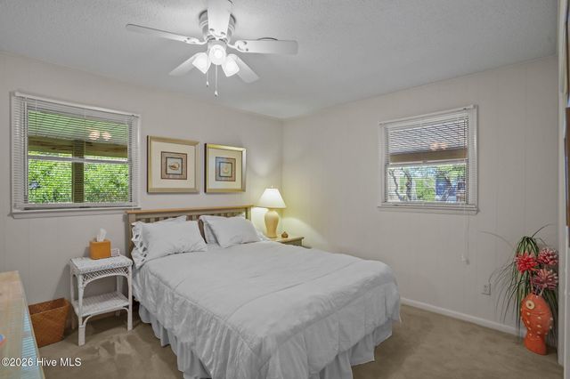 212 SE 78th Street, Oak Island, NC 28465
