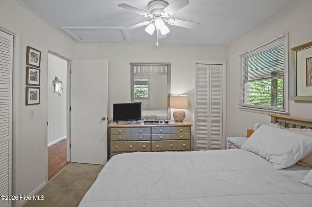 212 SE 78th Street, Oak Island, NC 28465
