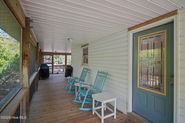 212 SE 78th Street, Oak Island, NC 28465