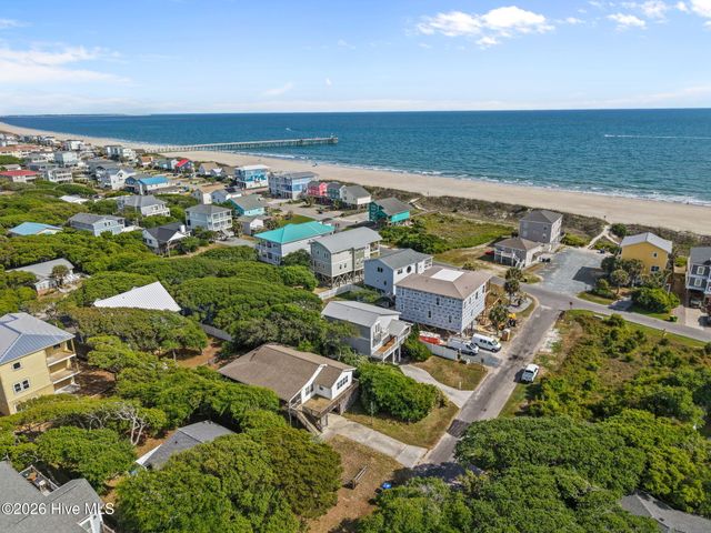 212 SE 78th Street, Oak Island, NC 28465