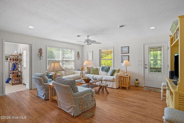212 SE 78th Street, Oak Island, NC 28465