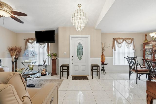 1842 SW Penrose Avenue, Port St. Lucie, FL 34953