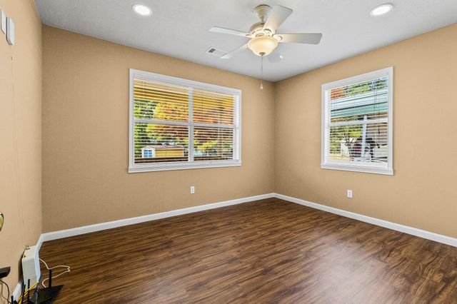 330 Pine Brook Dr, Livingston, TX 77351