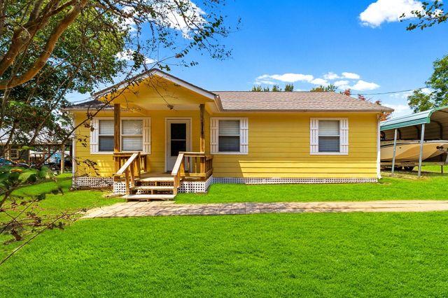 330 Pine Brook Dr, Livingston, TX 77351