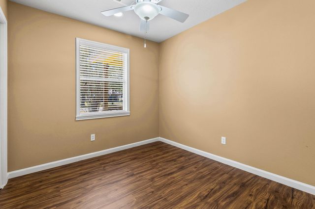 330 Pine Brook Dr, Livingston, TX 77351