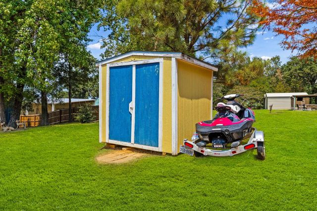330 Pine Brook Dr, Livingston, TX 77351
