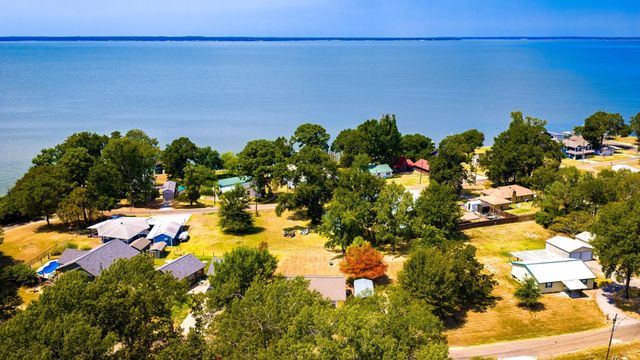330 Pine Brook Dr, Livingston, TX 77351