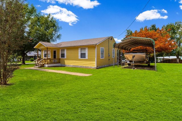 330 Pine Brook Dr, Livingston, TX 77351