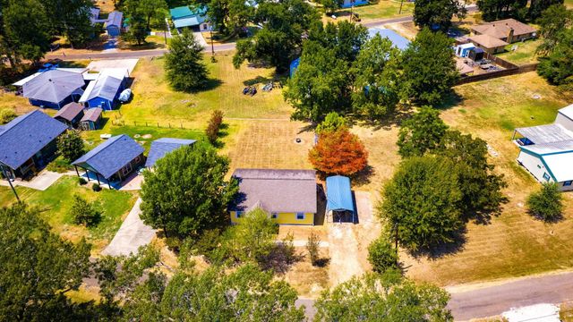330 Pine Brook Dr, Livingston, TX 77351