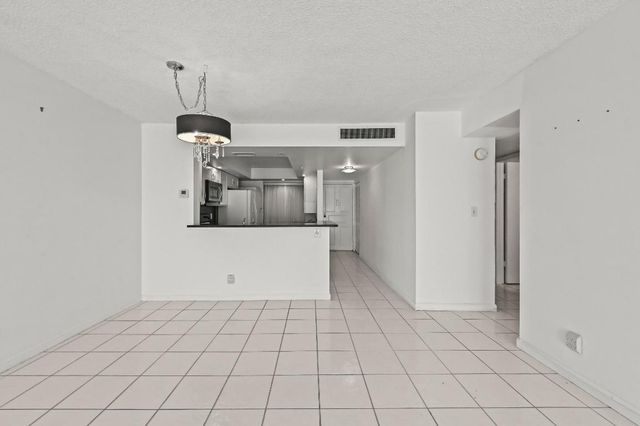 3581 S Ocean Boulevard 2d, South Palm Beach, FL 33480