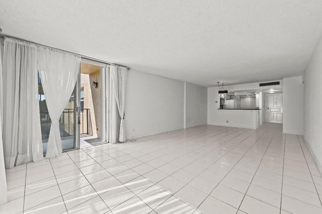 3581 S Ocean Boulevard 2d, South Palm Beach, FL 33480