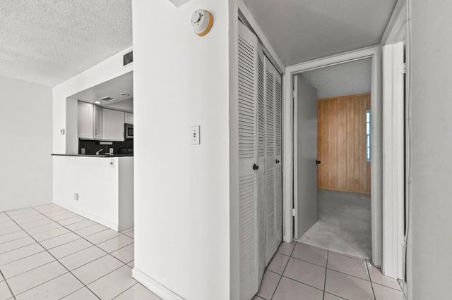 3581 S Ocean Boulevard 2d, South Palm Beach, FL 33480