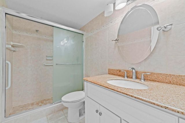 3581 S Ocean Boulevard 2d, South Palm Beach, FL 33480