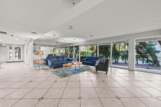 3581 S Ocean Boulevard 2d, South Palm Beach, FL 33480
