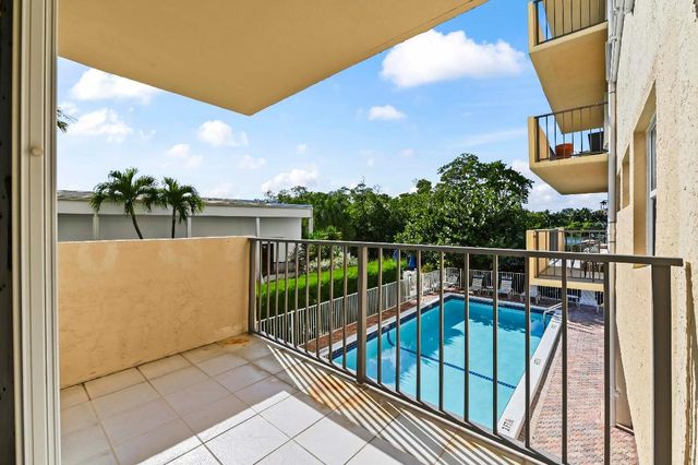 3581 S Ocean Boulevard 2d, South Palm Beach, FL 33480