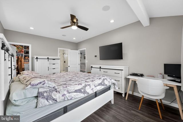 41 STREAM LN, Levittown, PA 19055