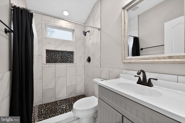 41 STREAM LN, Levittown, PA 19055