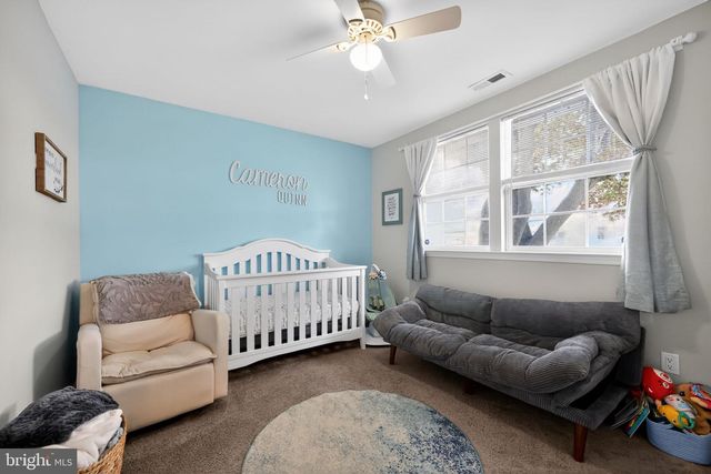 41 STREAM LN, Levittown, PA 19055