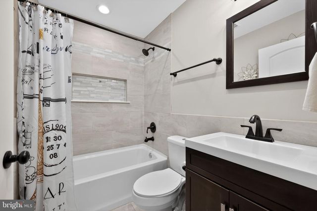 41 STREAM LN, Levittown, PA 19055