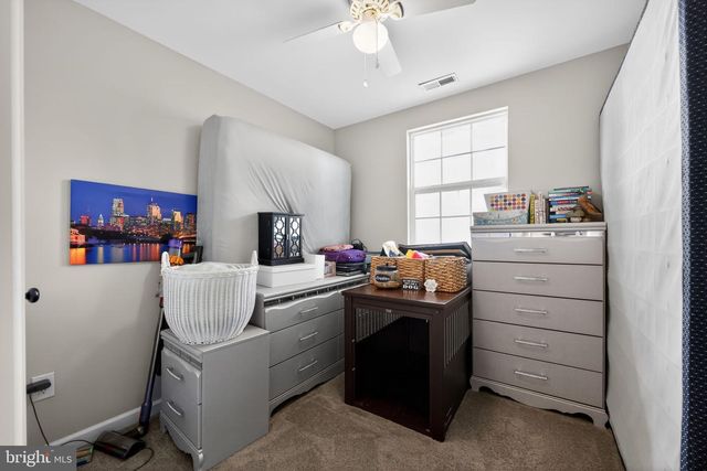 41 STREAM LN, Levittown, PA 19055