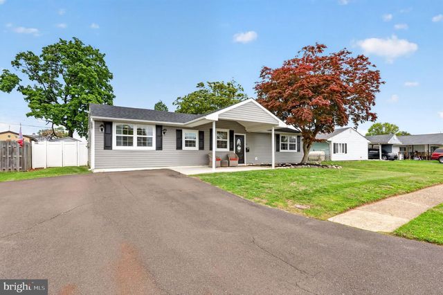 41 STREAM LN, Levittown, PA 19055