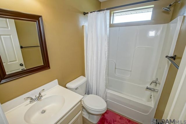 2005 S Commerce Ave, Gonzales, LA 70737