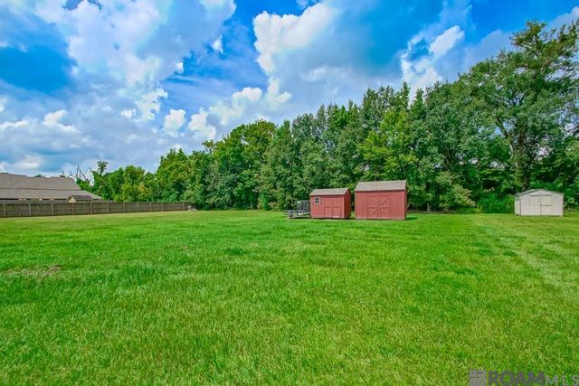 2005 S Commerce Ave, Gonzales, LA 70737