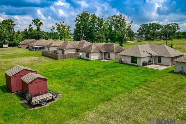 2005 S Commerce Ave, Gonzales, LA 70737