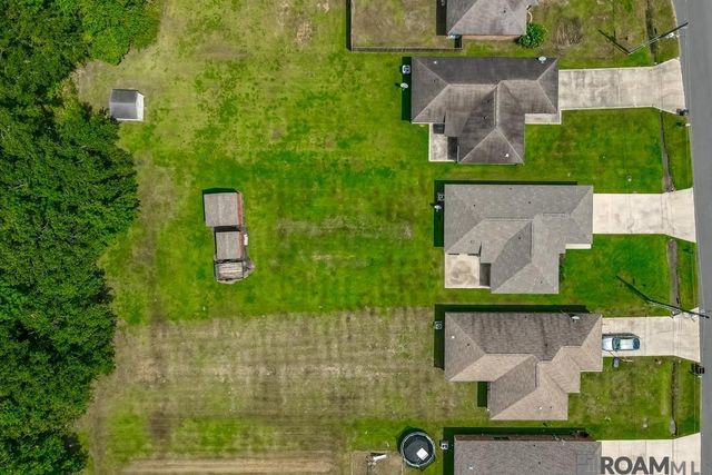 2005 S Commerce Ave, Gonzales, LA 70737