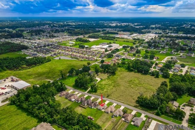 2005 S Commerce Ave, Gonzales, LA 70737