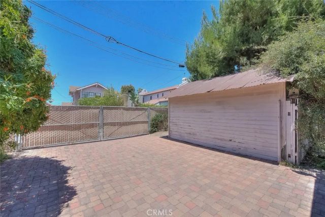 563 Claremont, Pomona, CA 91767
