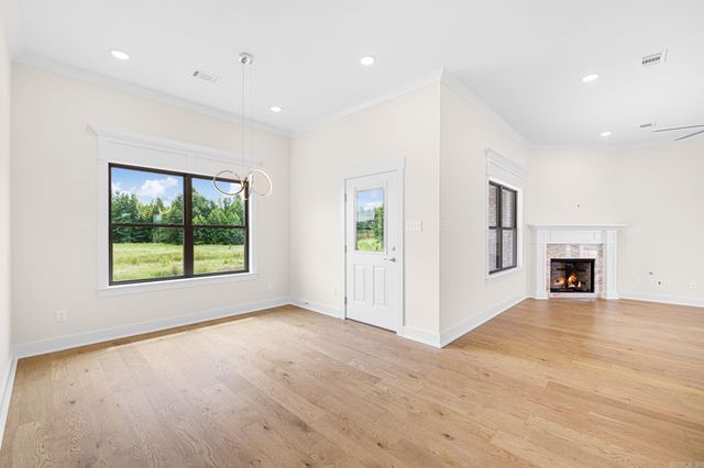 2312 Lakewood Circle, Cabot, AR 72023