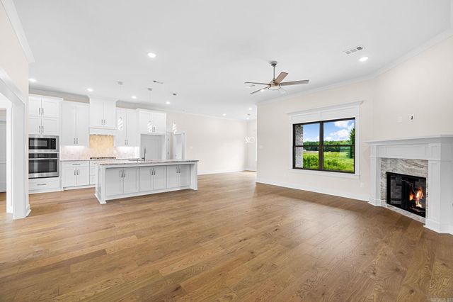 2312 Lakewood Circle, Cabot, AR 72023