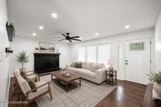 5711 Omega St, Louisville, KY 40258