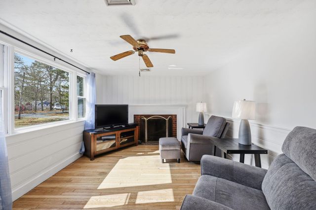 26 Howes Road, South Yarmouth, MA 02664