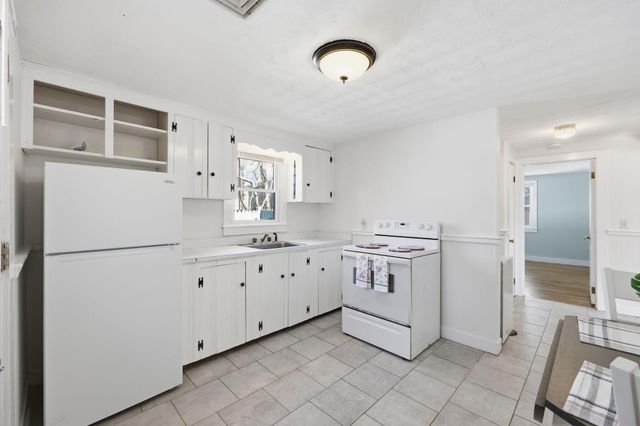 26 Howes Road, South Yarmouth, MA 02664