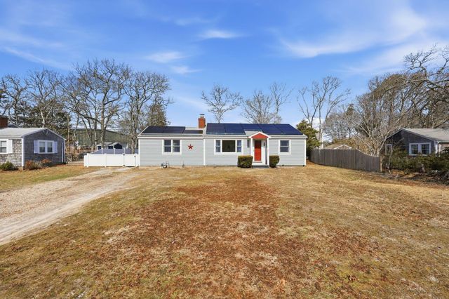26 Howes Road, South Yarmouth, MA 02664