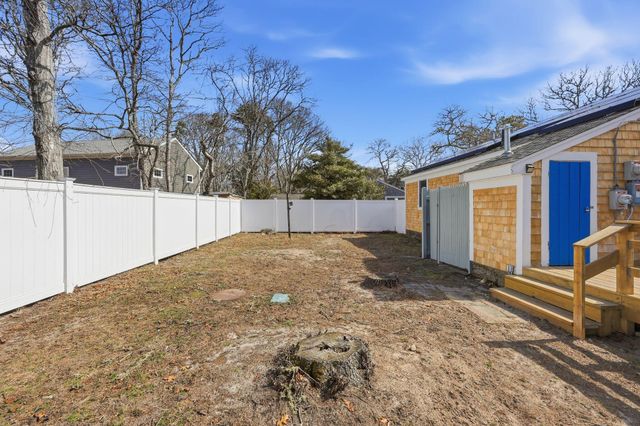 26 Howes Road, South Yarmouth, MA 02664