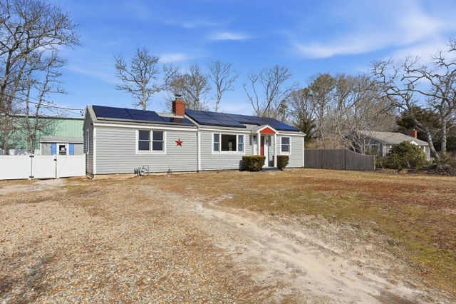 26 Howes Road, South Yarmouth, MA 02664