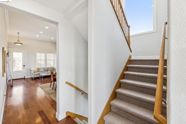214 Seaview Dr, Richmond, CA 94801