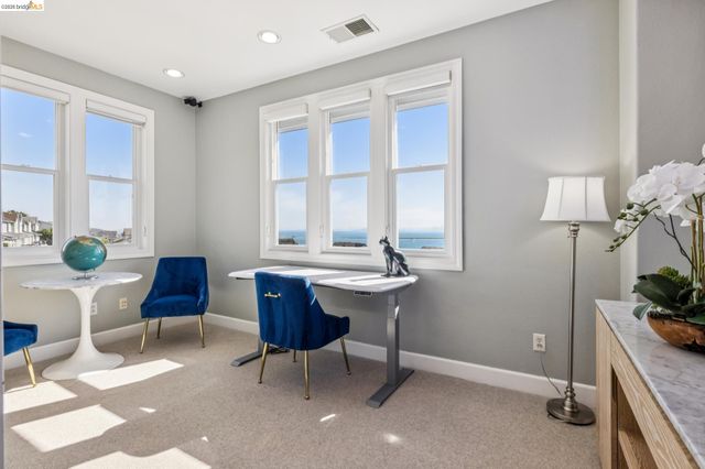 214 Seaview Dr, Richmond, CA 94801